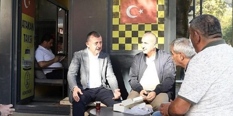 Başkan Büyükakın ile Atakan Taksi esnafının keyifli sohbeti