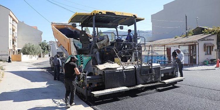 Gemlik Belediyesi’nden yol yapım atağı
