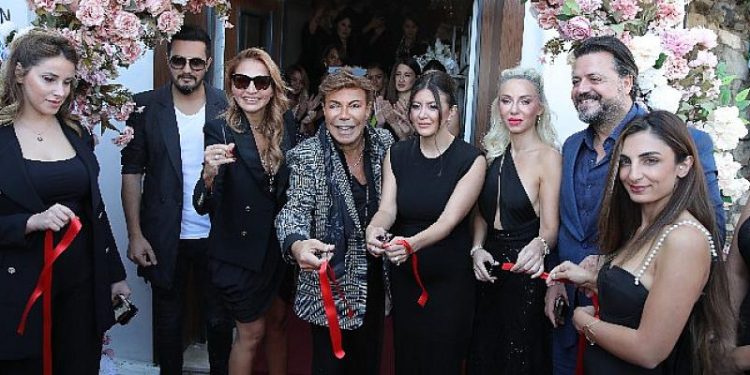 Ebru Akel ve Fatih Ürek güzellik merkezi açtı