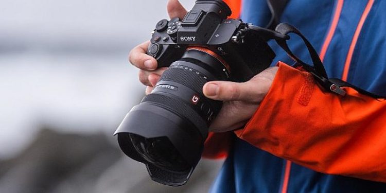 Sony, Yapay Zeka Tabanlı Otomatik Odaklama Özelliği ile Yeni Bir Yüksek Çözünürlüklü Görüntüleme Deneyimi Sunan En Yeni Kamerası Alpha 7R V’yi Tanıttı